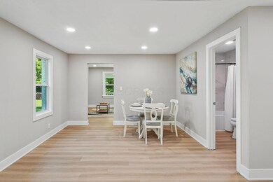 3-web-or-mls-3059-e-8th-st