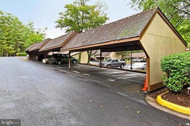 1631 Parkcrest Cir unit 300, Reston, VA 20190 - photo 3