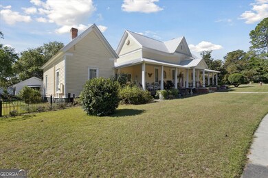 610 W Liberty St, Claxton, GA 30417 - photo 3