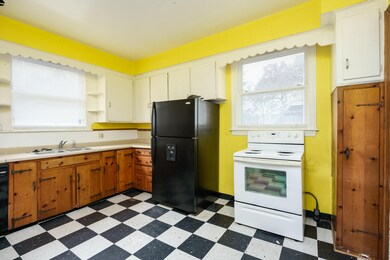 Woodward_Ave_417_Kalamazoo_49006-7
