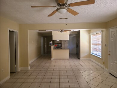 2210 Chamberlain St unit B, Houston, TX 77093 - photo 7