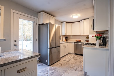 5 Bailey Rd, Dracut, MA 01826 - photo 6