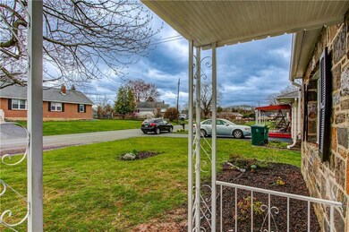 808 Hickory Ln, Easton, PA 18045 - photo 3