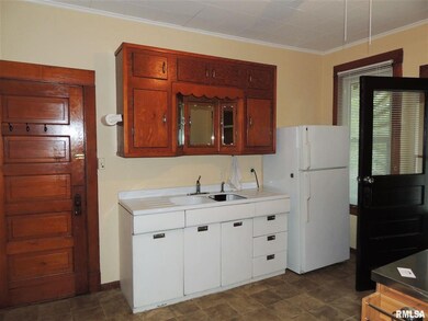 1715-1715 1/2 Fillmore Ln, Davenport, IA 52804 - photo 5