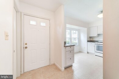 3027 Hickory Grove Ct, Fairfax, VA 22031 - photo 4