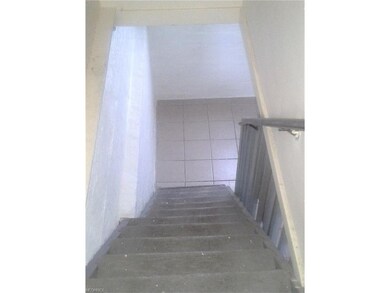 20004 Gardenview Dr, Maple Heights, OH 44137 - photo 6