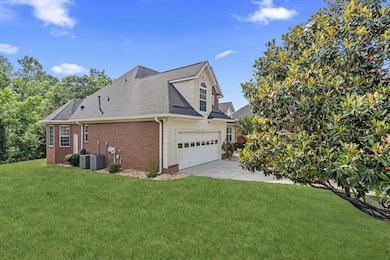3- 1629 Jamestown Ave