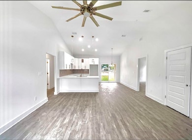 DFFE0A11-0AF7-4A4A-9A0B-780B4F504A07