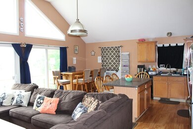 21 Lakeview Ave, Dudley, MA 01571 - photo 7