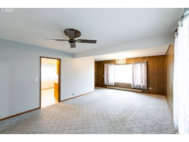 1005 E 9th St, the Dalles, OR 97058 - photo 5