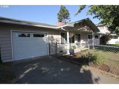 905 E 19th St, the Dalles, OR 97058 - photo 4
