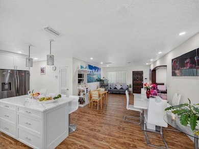 7026 Pine Tree Ln, West Palm Beach, FL 33406 - photo 5