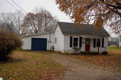 532 N Ithaca St, Ithaca, MI 48847 - photo 2