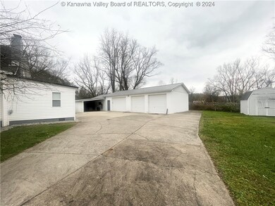 710 Hemlock Dr, Elkview, WV 25071 - photo 3