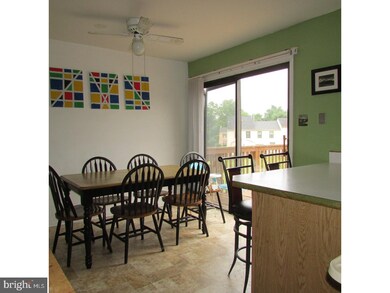 411 Carpenter Cir, Brookhaven, PA 19015 - photo 4