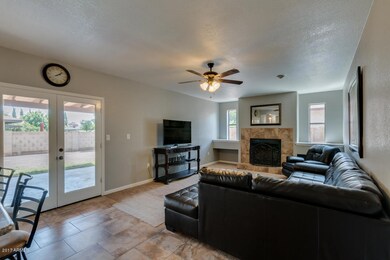 2147 E Adobe St unit 2, Mesa, AZ 85213 - photo 4