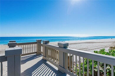 PRIVATE DECK