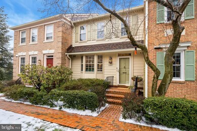 11005 Wickshire Way, Rockville, MD 20852 - photo 2