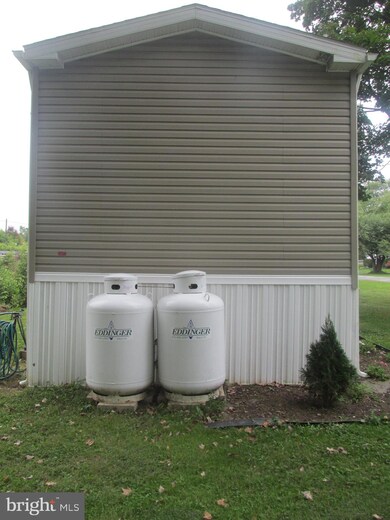 11 Pheasant Rd, Bechtelsville, PA 19505 - photo 3