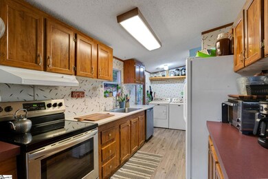 11 Cross Lake Ln, Greer, SC 29651 - photo 7