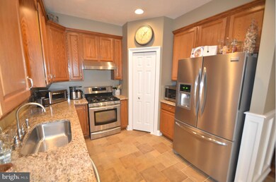 1183 Fetterbush Cir, Sykesville, MD 21784 - photo 7