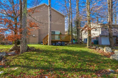 7107 Robinwood Dr, Tobyhanna, PA 18466 - photo 2