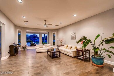 5101 E Mountain View Rd-small-004-28-Liv