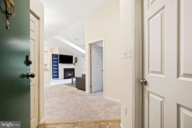 18704 Caledonia Ct, Germantown, MD 20874 - photo 2