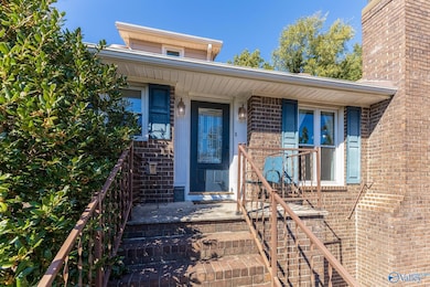 2211 Toll Gate Rd SE, Huntsville, AL 35801 - photo 2