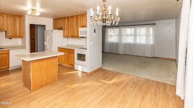 823 N 27th St, Bismarck, ND 58501 - photo 4