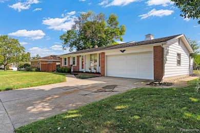 1610 Ravenswood Dr, Lansing, MI 48917 - photo 4