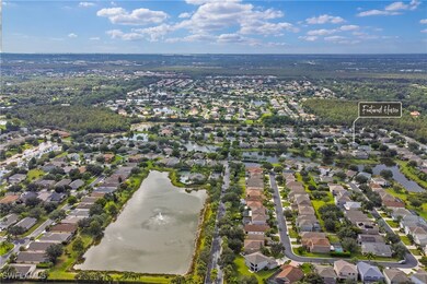 Birds eye view of property featuring a residential