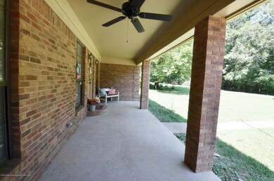 Coveed front porch1