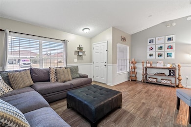 11033 Whittney Chase Dr, Riverview, FL 33579 - photo 7