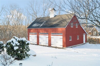 Custom built in 2014, this post and beam barn/gara