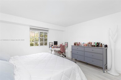 2961 NE 185th St unit 1617, Miami, FL 33180 - photo 3