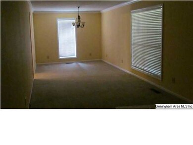 LARGE LIVING ROOM/DINING ROOM