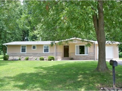 639 Floyd Ave, Versailles, IN 47042 - photo 4