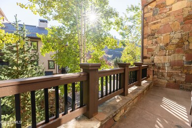 alpine_club_203_exterior_patio_b