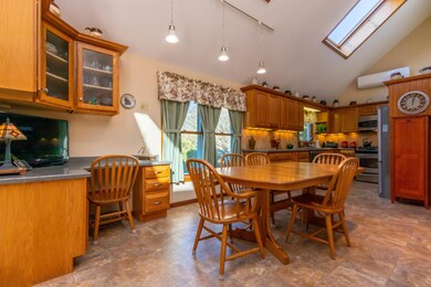 Spacious kitchen/dining