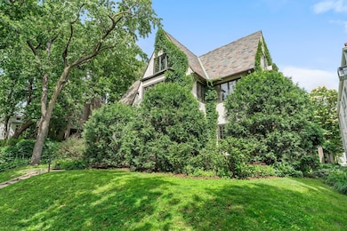 6-web-or-mls-1721 Humboldt Ave S 1-7.jpg