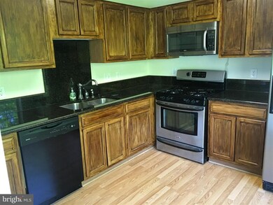 9278D Cardinal Forest Ln unit 302, Lorton, VA 22079 - photo 7