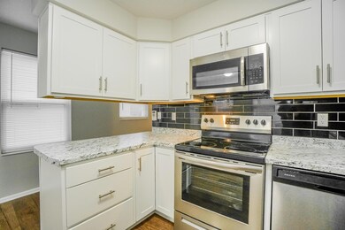 949 S Hampton Rd, Columbus, OH 43227 - photo 5