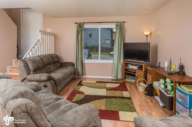 8111 Nadine St Anchorage AK-large-006-Li