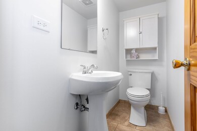 3065 Kingston Ct, Streamwood, IL 60107 - photo 7