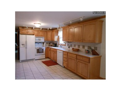 Gorgeous remodeled kitchen with tons of quality ma