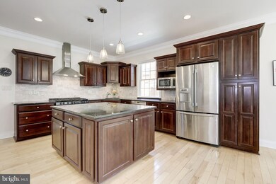 4330 Kentbury Dr, Bethesda, MD 20814 - photo 7