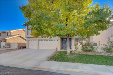 Large driveway area with RV/boat /trailer parking