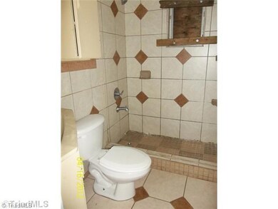 1409 Wise Ave, High Point, NC 27260 - photo 5