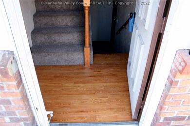 239 Pine Cir, Dunbar, WV 25064 - photo 4